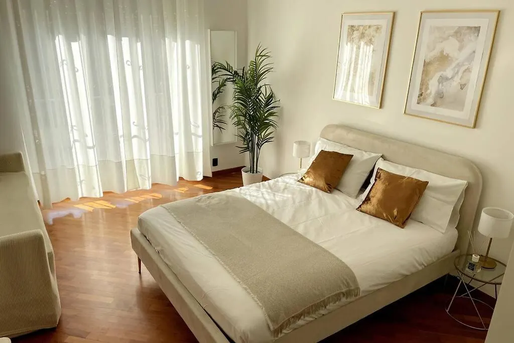 Amazing Flat With Terrace Apartment Milan