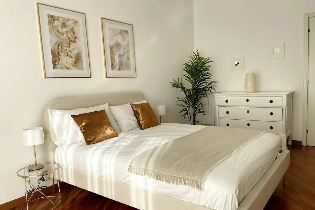 Amazing Flat With Terrace Apartment Milan