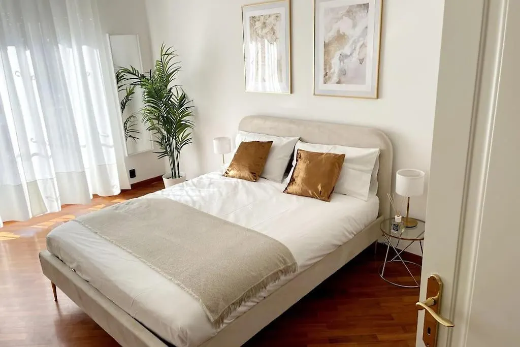 Amazing Flat With Terrace Apartment Milan